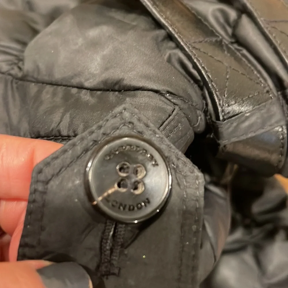 Stunning crop Burberry quilted and leather accents jacket - Picture 8 of 10